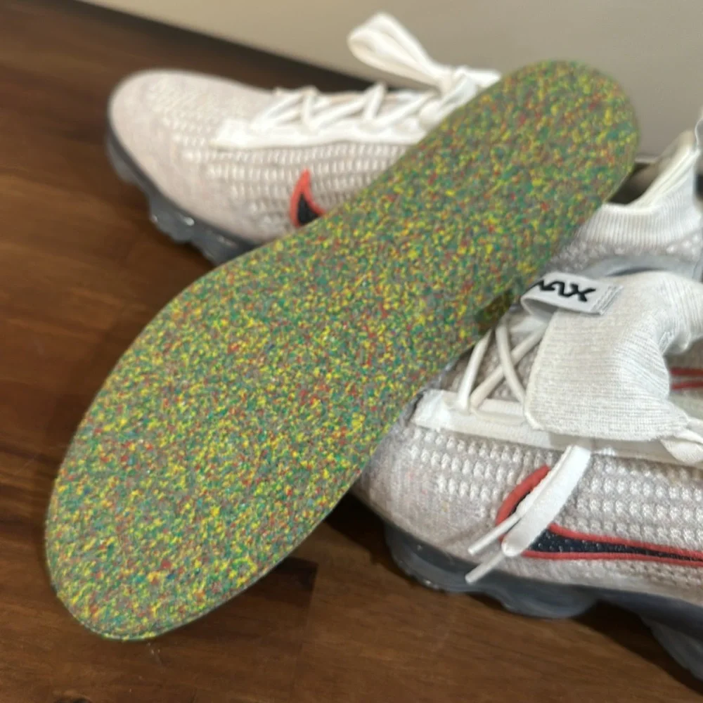 NWOT - Nike Vapormax flyknit wome size 9 - Picture 7 of 8